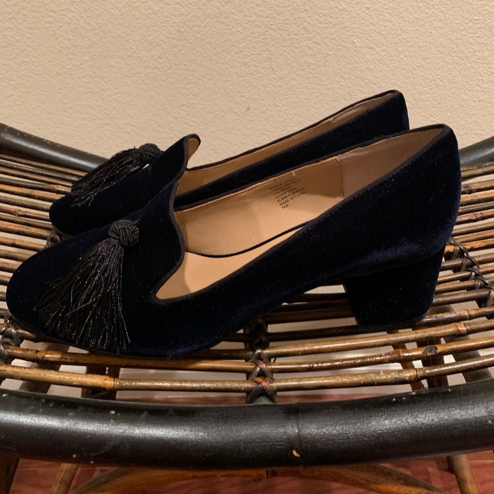Banana Republic Blue Velvet Loafer Mid Block Heel With Silky Tassel Size 9.5